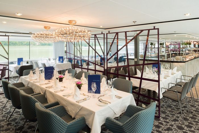 Restaurants & Dining
